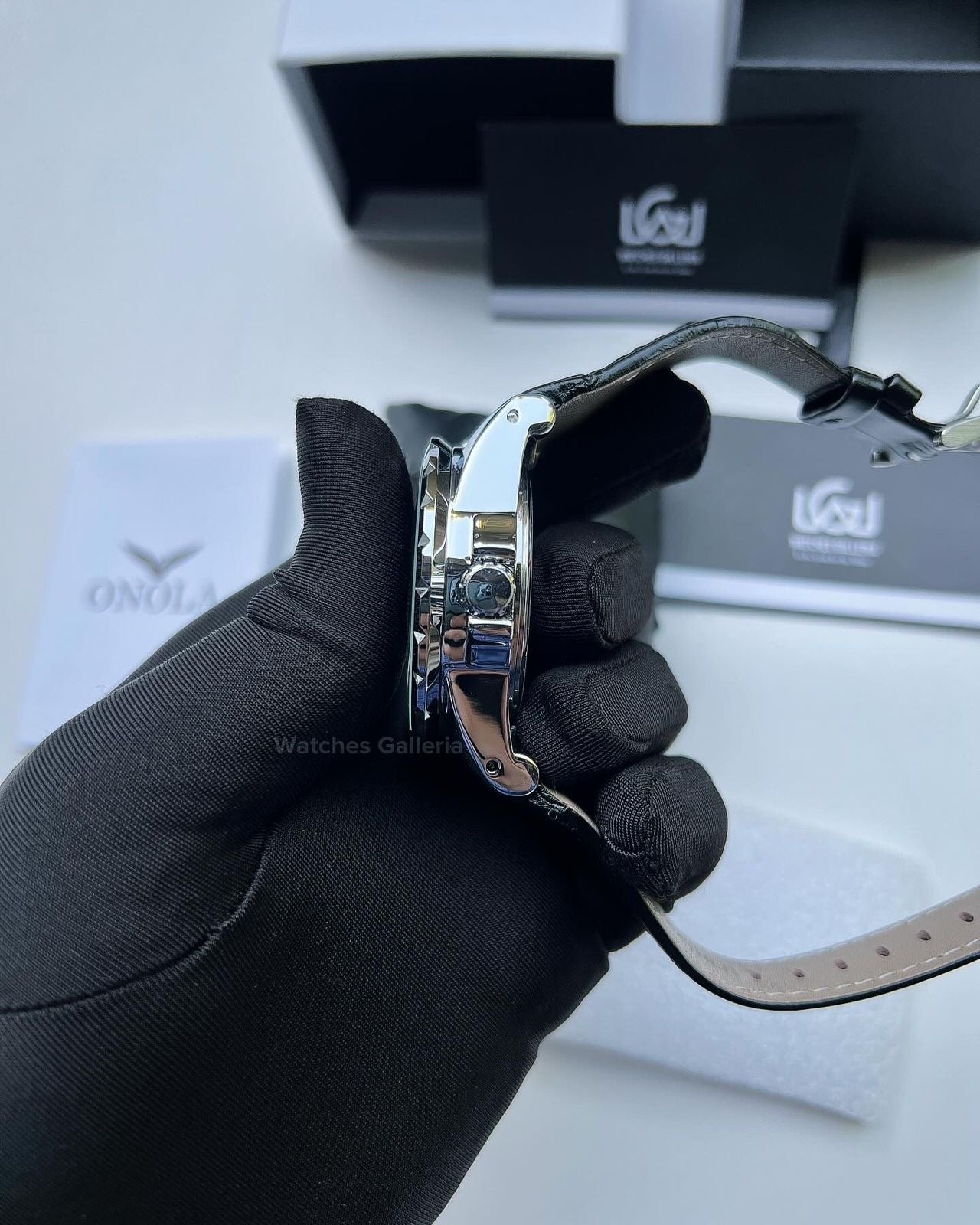Onola Round Table Watch Quartz (Silver Black) ONL12RT Watches Galleria