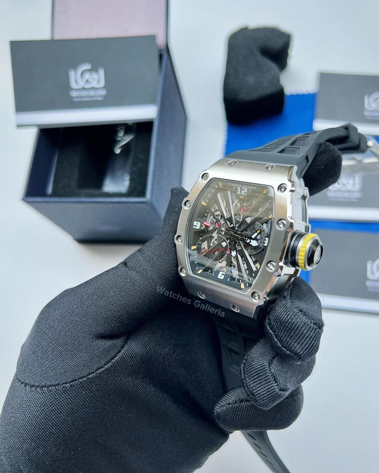 Pagani Design Tonneau Skeleton Quartz (Black) PD1738
