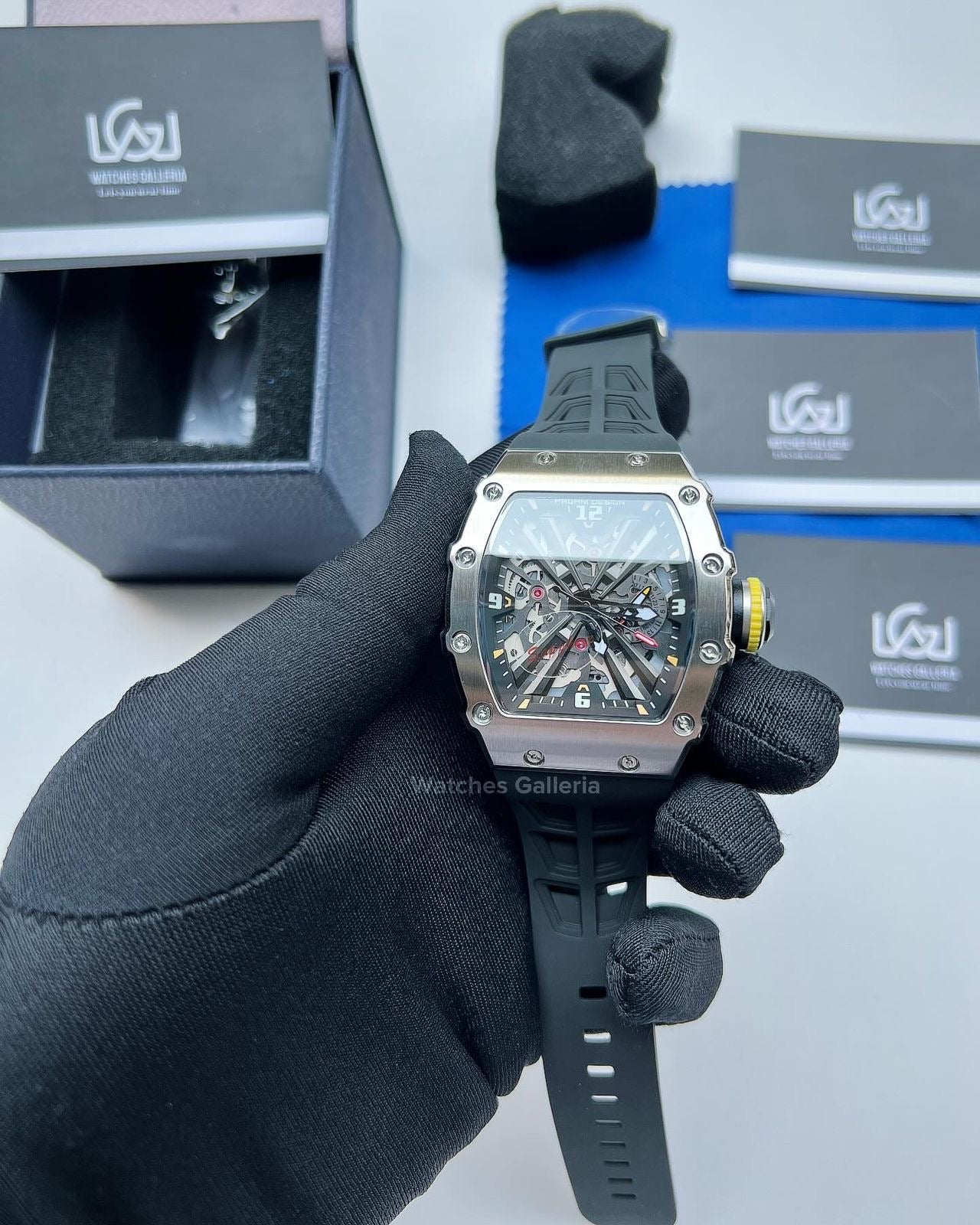 Pagani Design Tonneau Skeleton Quartz (Black) PD1738