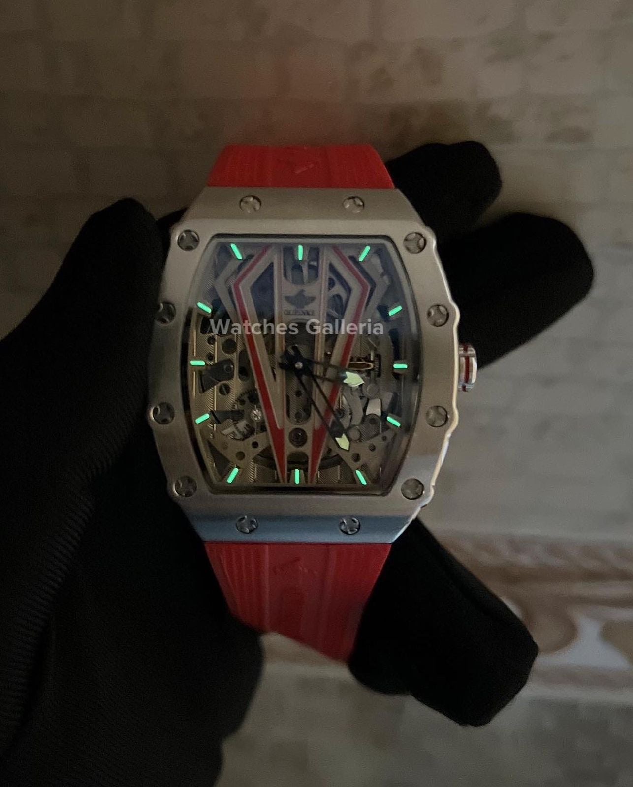 Oupinke Tonneau Skeleton Automatic (Silver/Red) Oupinke3179