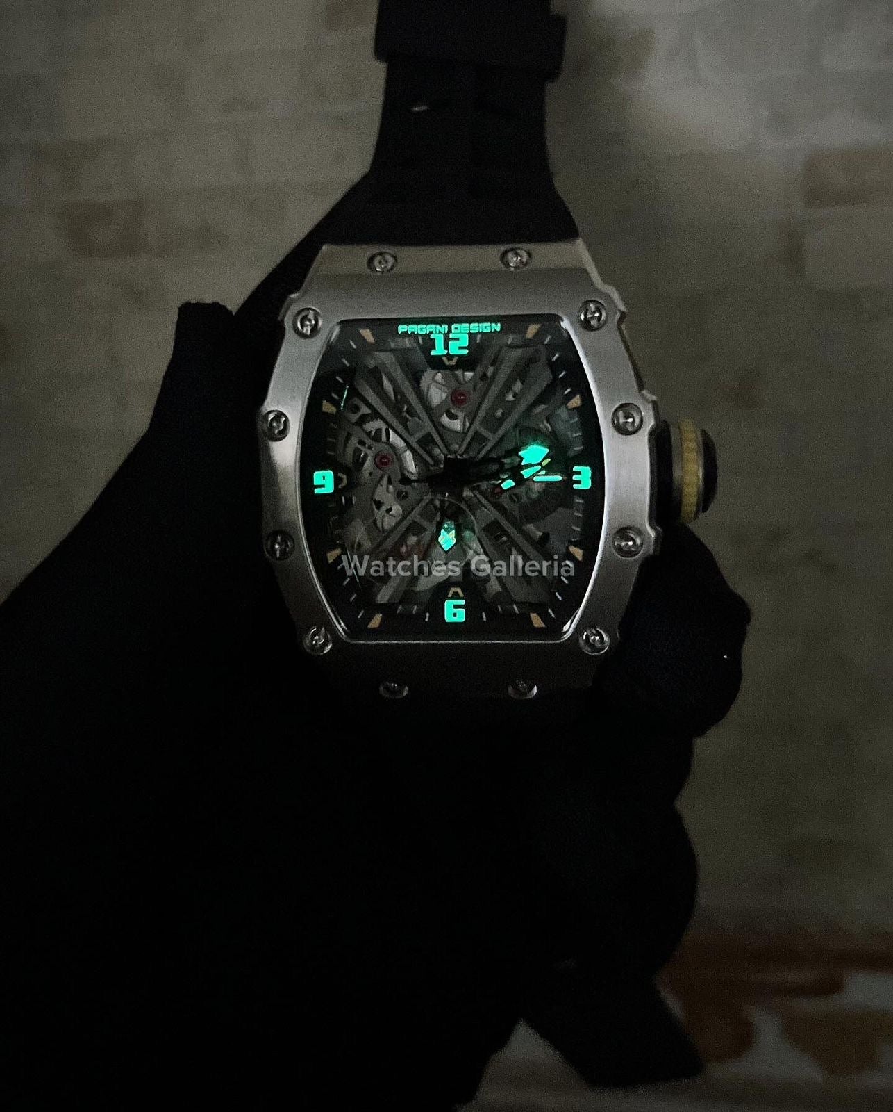Pagani Design Tonneau Skeleton Quartz (Black) PD1738