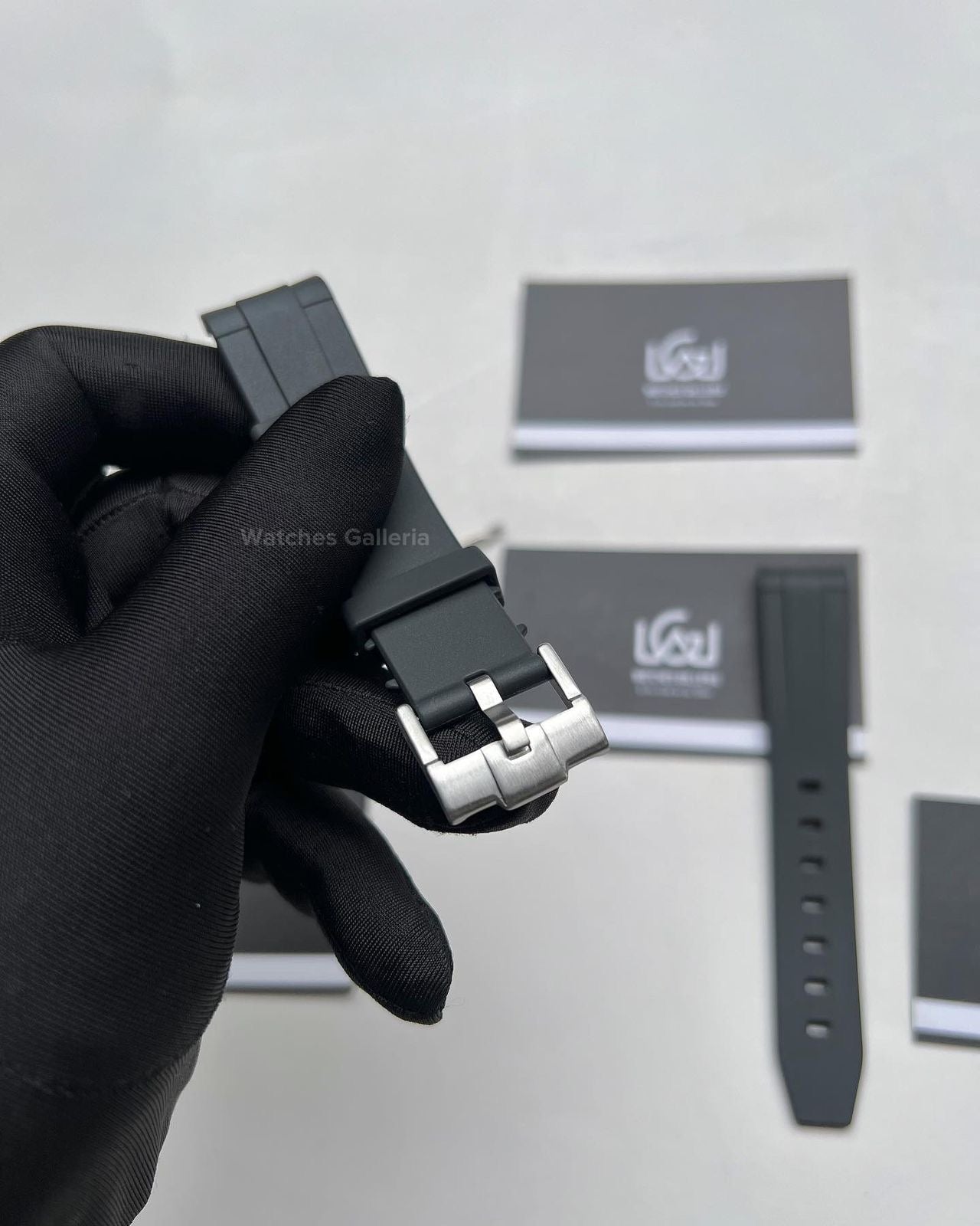 Silicon Straps Premium Black/Silver