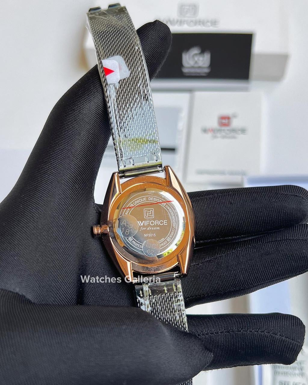 Naviforce ladies Watch Quartz (Black Gold) NF5015