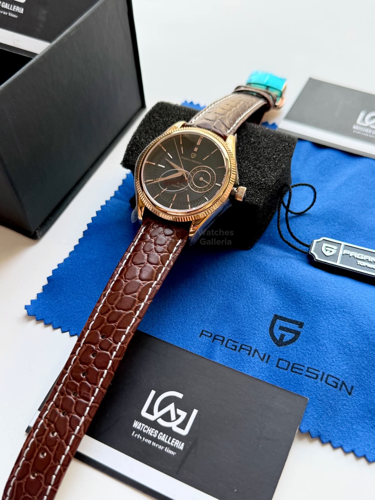Pagani Design PD1689 Classic Dress Watch 40mm – Seiko VH65 Quartz Movement, Sapphire Glass, 200M Water Resistance, Leather Strap