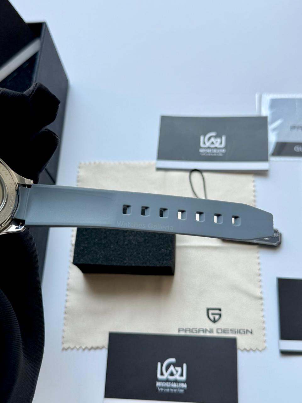 Pagani Design PD1685 Grey Silicon Seamaster Diver White Automatic Watch – 200M Sapphire Crystal NH35A/Miyota Luxury Dive Watch in Pakistan | Watches Galleria