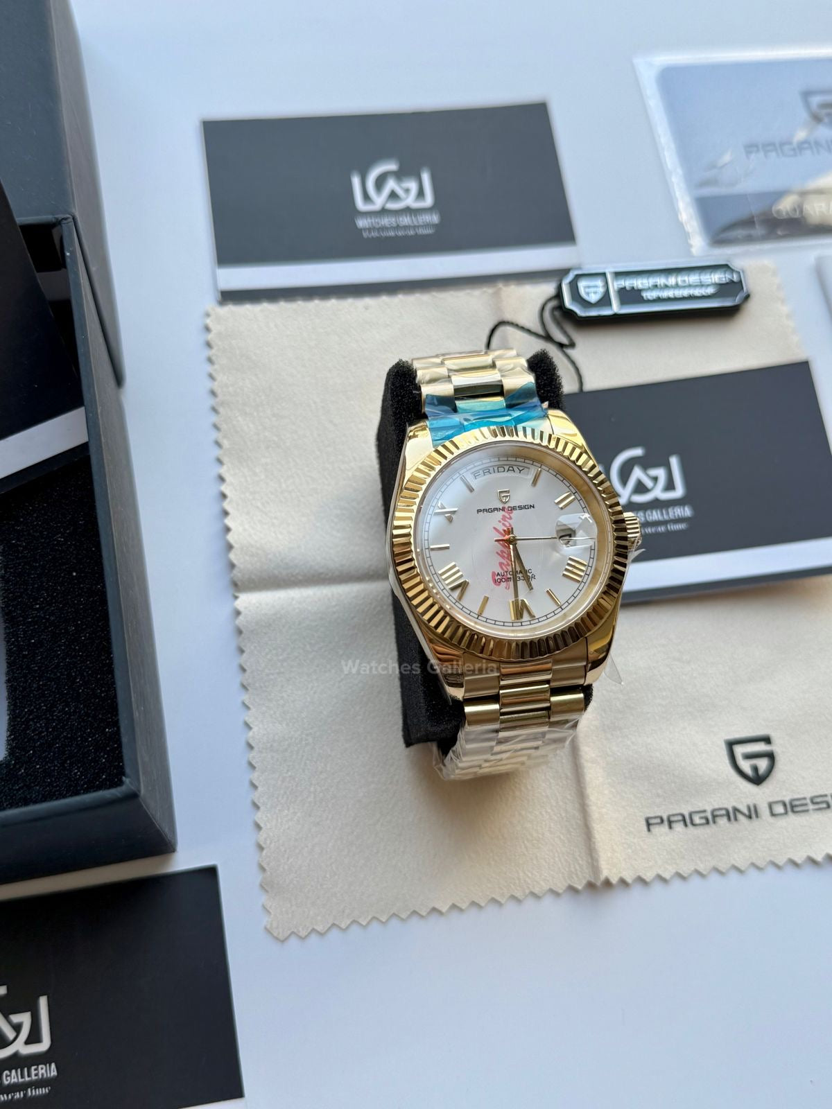 Pagani Design PD1783 Date Day Yellow Gold 40mm Automatic Watch – White Roman Dial, Seiko NH36A Movement, Sapphire Glass, Presidential Bracelet