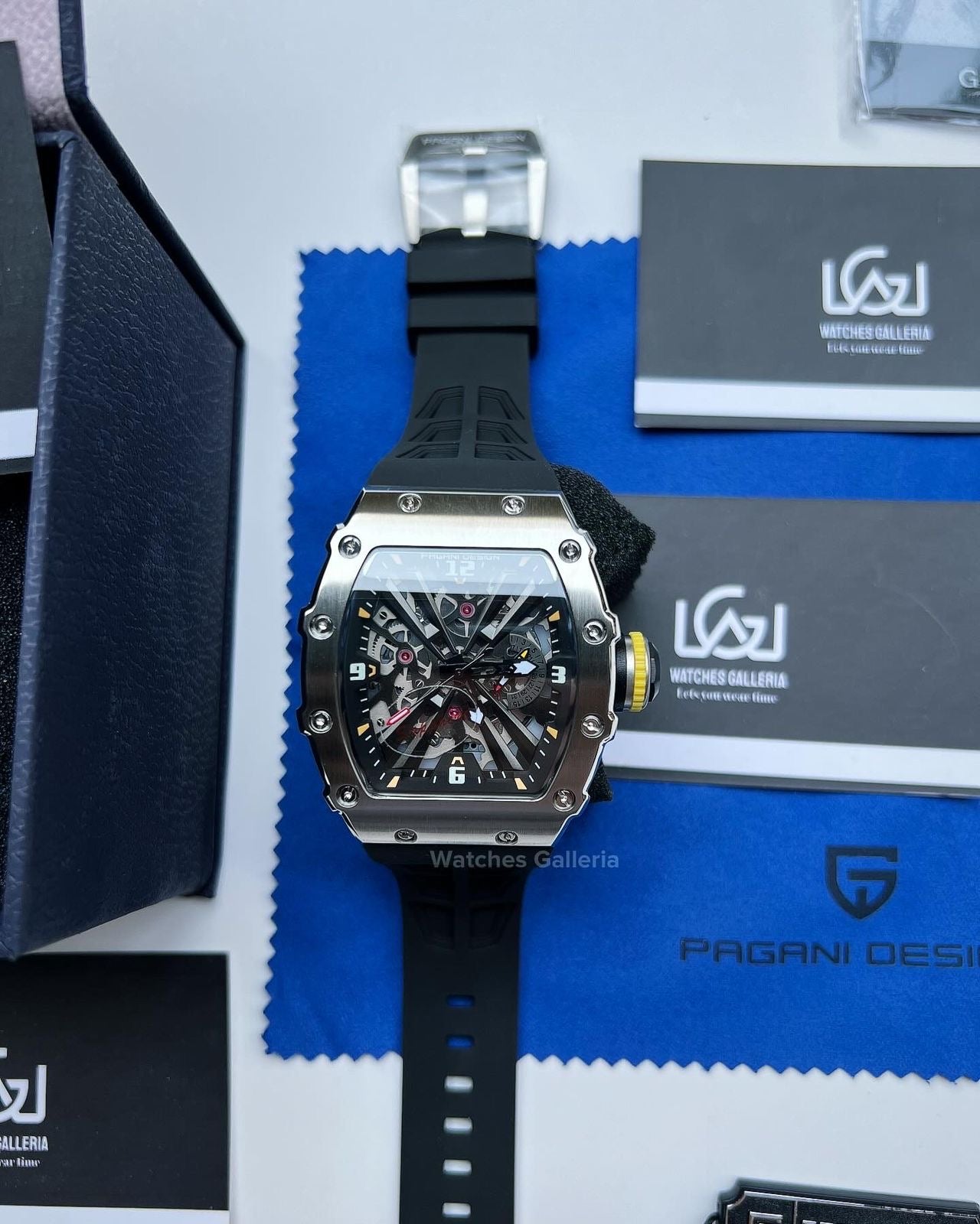 Pagani Design Tonneau Skeleton Quartz (Black) PD1738