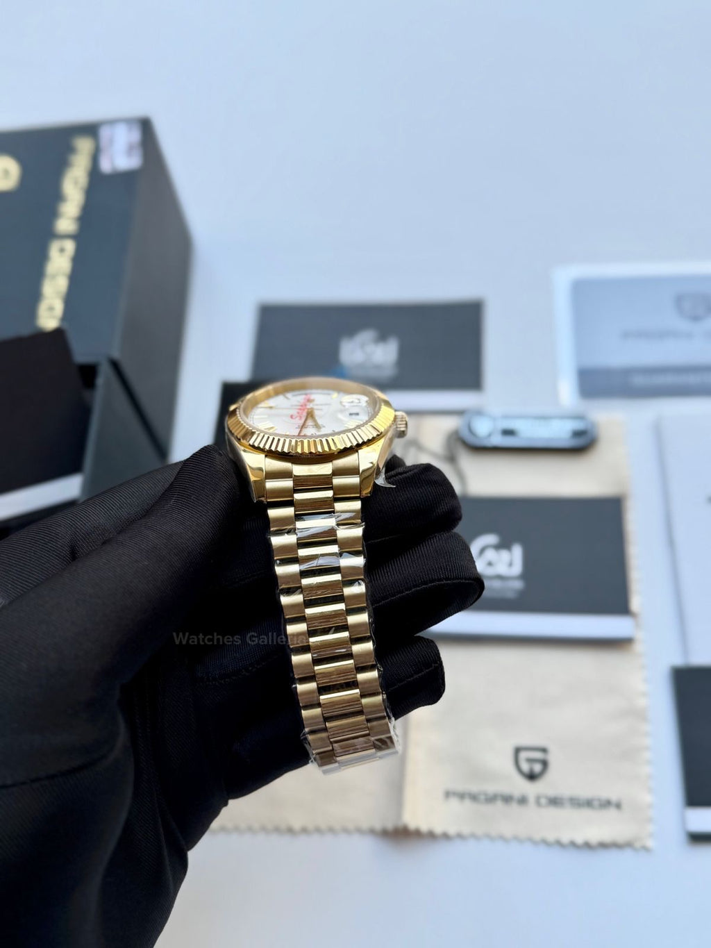 Pagani Design PD1783 Date Day Yellow Gold 40mm Automatic Watch – White Roman Dial, Seiko NH36A Movement, Sapphire Glass, Presidential Bracelet