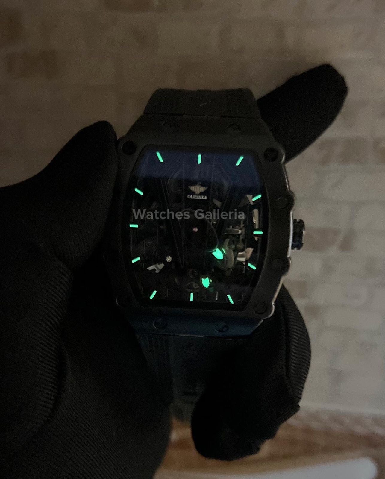 Oupinke Tonneau Skeleton Automatic (Black) Oupinke3179