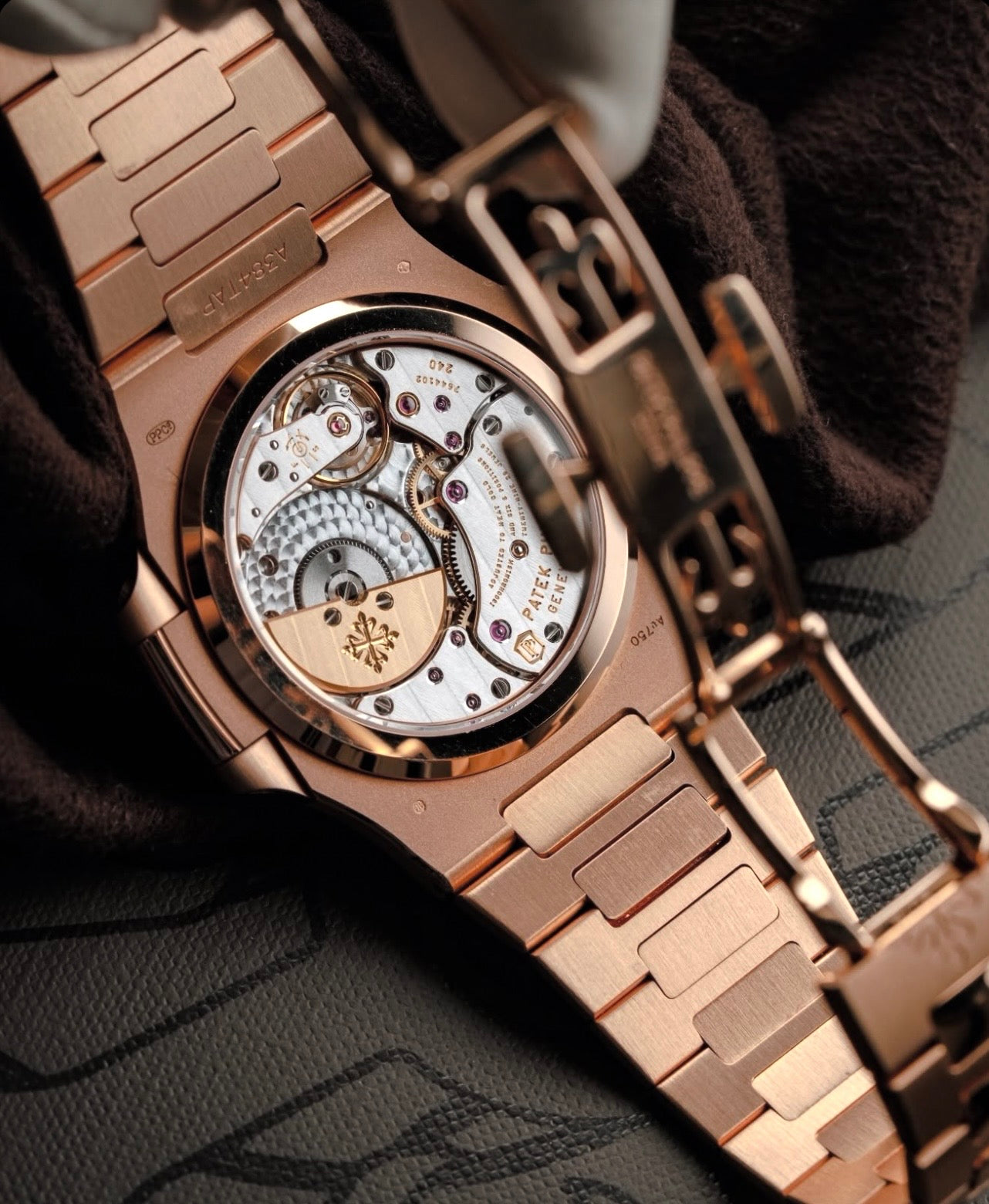 Patek Philippe 5712 Nautilus (Italian Grade) Power Reserve Automatic – Italian Grade Luxury Stainless Steel Watch