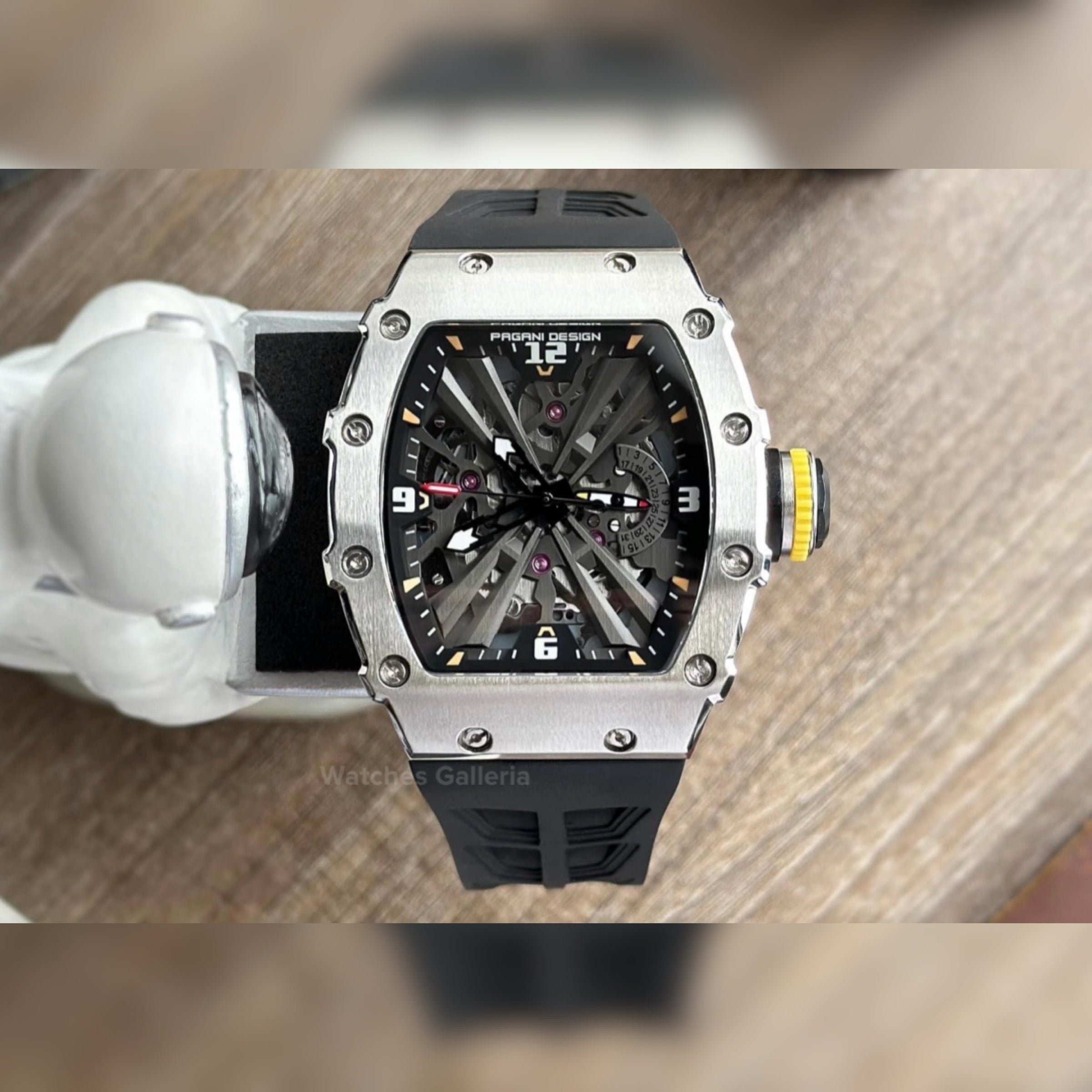Pagani Design Tonneau Skeleton Quartz (Black) PD1738