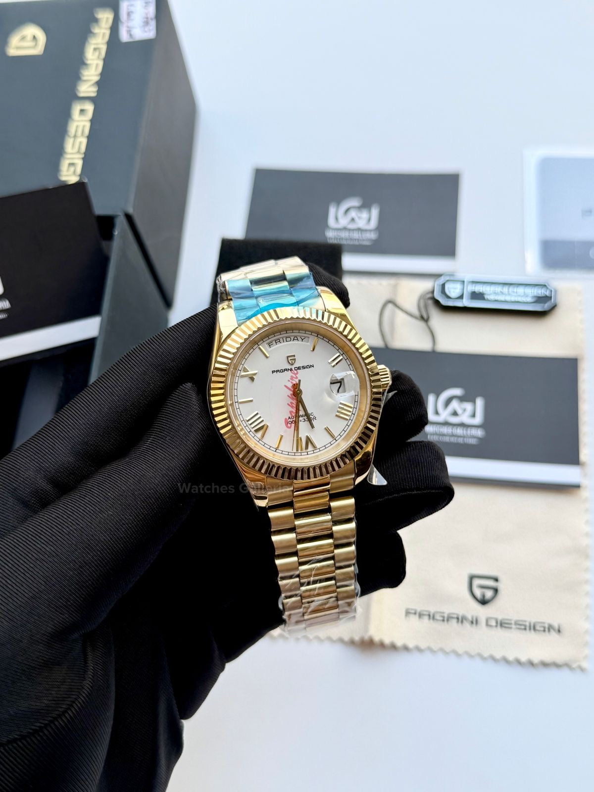 Pagani Design PD1783 Date Day Yellow Gold 40mm Automatic Watch – White Roman Dial, Seiko NH36A Movement, Sapphire Glass, Presidential Bracelet