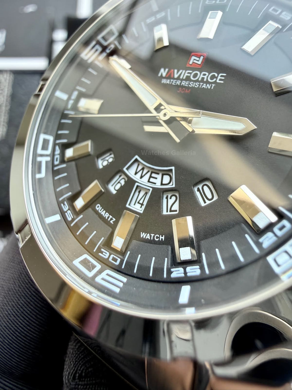 Naviforce NF9038M Original Men’s Watch Silver Black – Japanese Movement, Mineral Glass & Water Resistant
