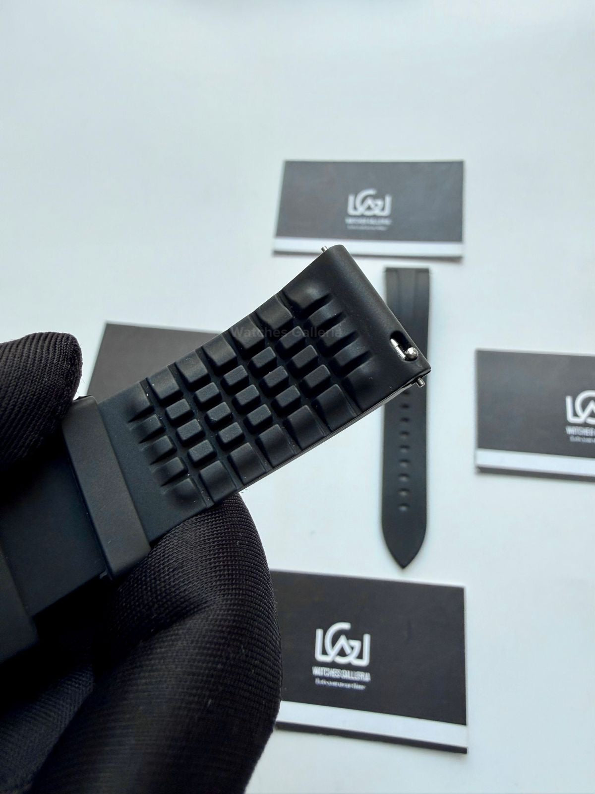 Pagani Design Original 20mm FKM Fluoro Rubber Strap – Stainless Steel Pin Buckle (Black)