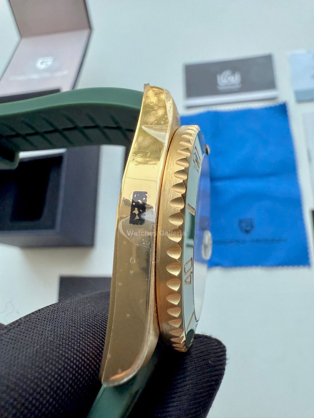 Pagani Design Hulk PD1661 Gold (Silicon Straps Edition Exclusive) Pagani Design in Pakistan