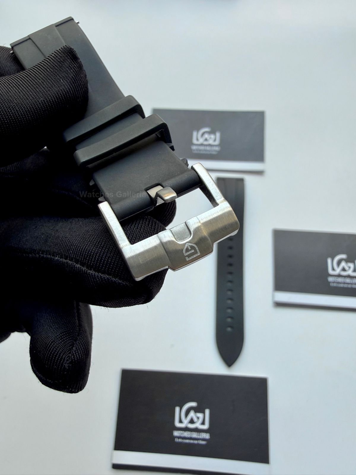 Pagani Design Original 20mm FKM Fluoro Rubber Strap – Stainless Steel Pin Buckle (Black)