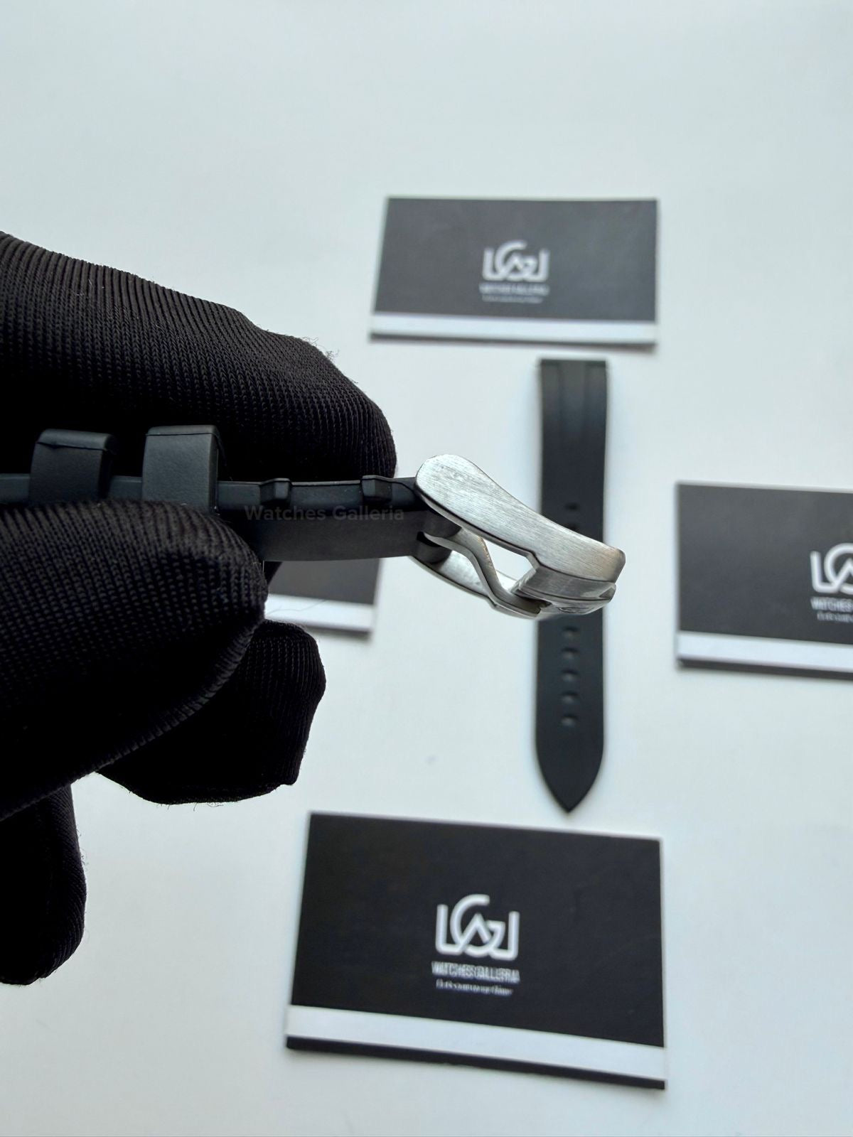 Pagani Design Original 20mm FKM Fluoro Rubber Strap – Stainless Steel Pin Buckle (Black)