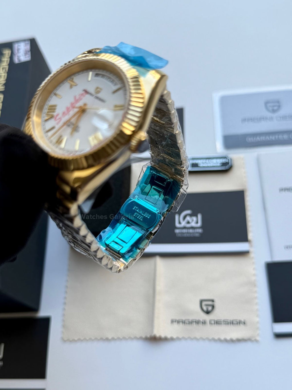Pagani Design PD1783 Date Day Yellow Gold 40mm Automatic Watch – White Roman Dial, Seiko NH36A Movement, Sapphire Glass, Presidential Bracelet