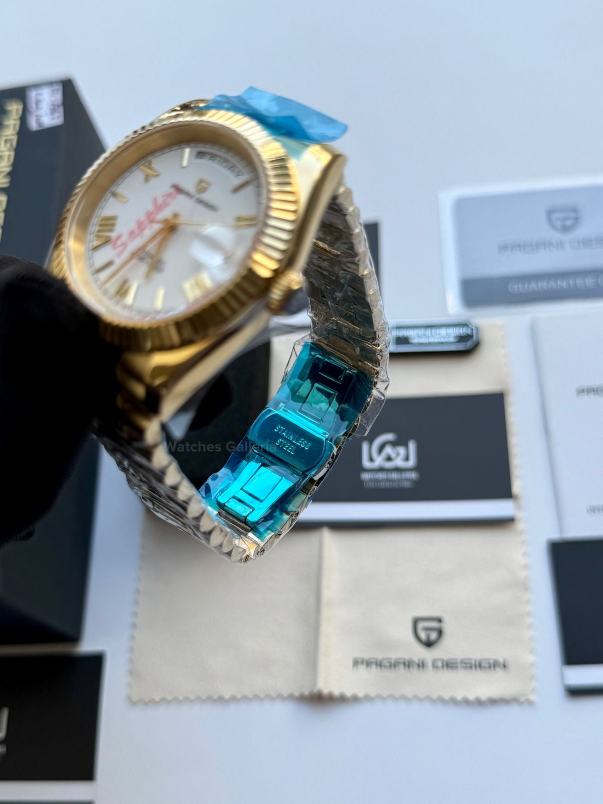 Pagani Design PD1783 Date Day Yellow Gold 40mm Automatic Watch – White Roman Dial, Seiko NH36A Movement, Sapphire Glass, Presidential Bracelet