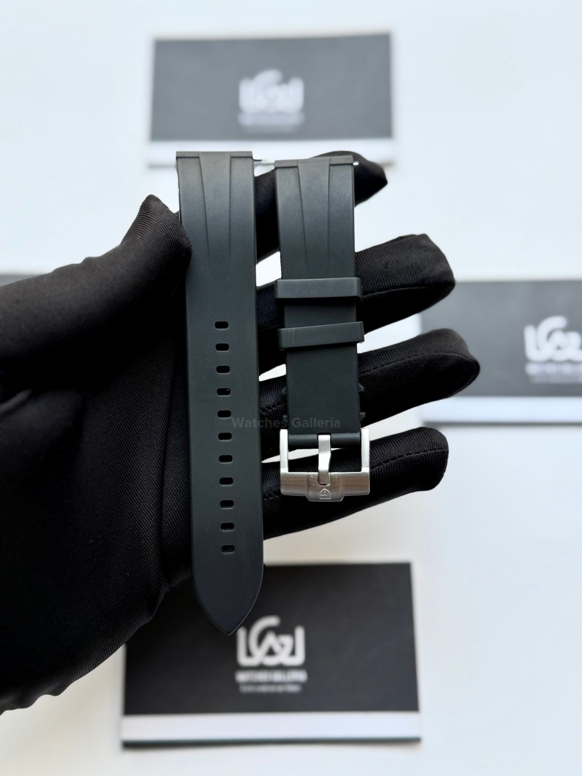 Pagani Design Original 20mm FKM Fluoro Rubber Strap – Stainless Steel Pin Buckle (Black)