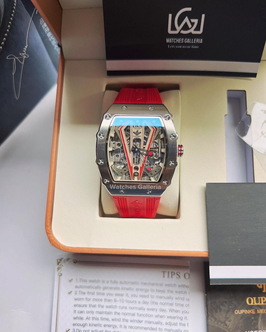 Oupinke Tonneau Skeleton Automatic (Silver/Red) Oupinke3179
