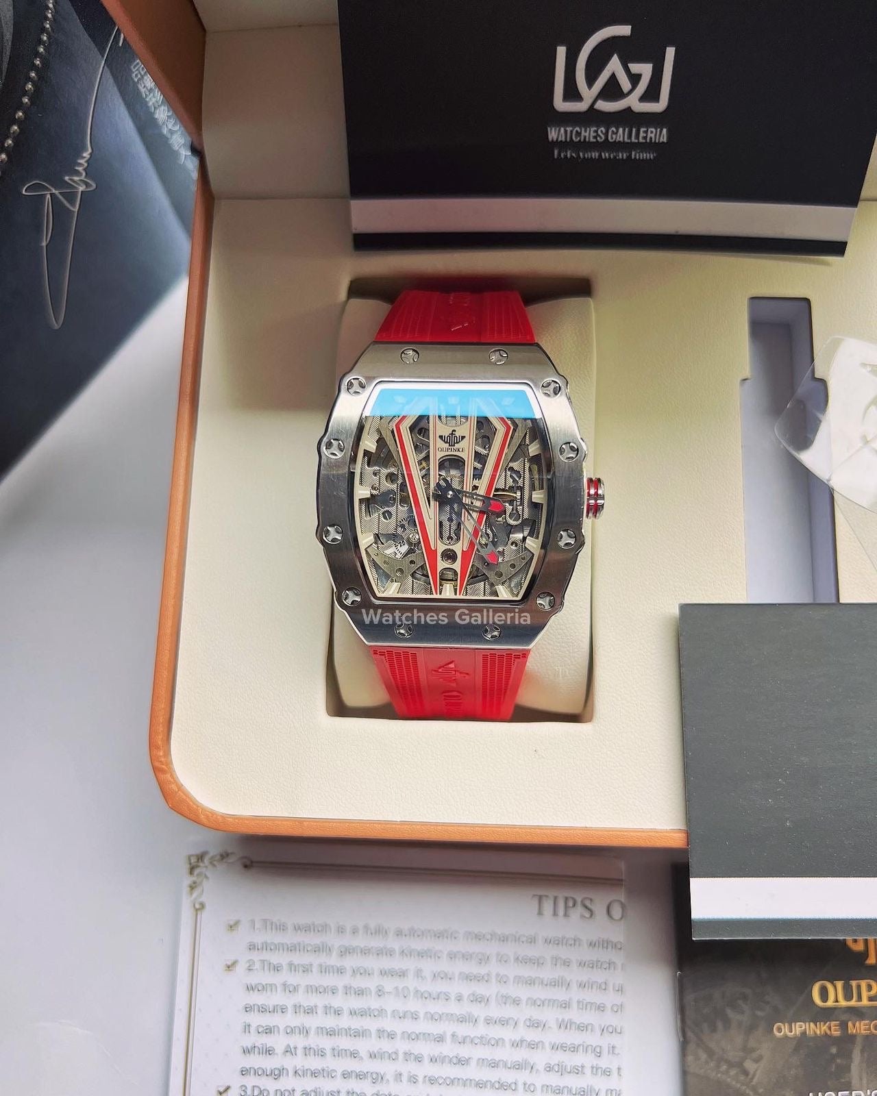 Oupinke Tonneau Skeleton Automatic (Silver/Red) Oupinke3179